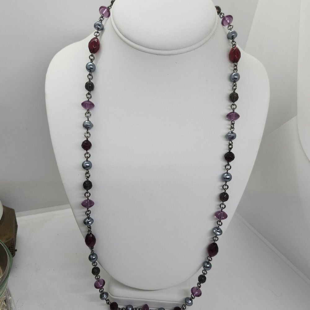 VINTAGE‎ DESIGNER SIGNED "BW" AVON Beaded NECKLACE.